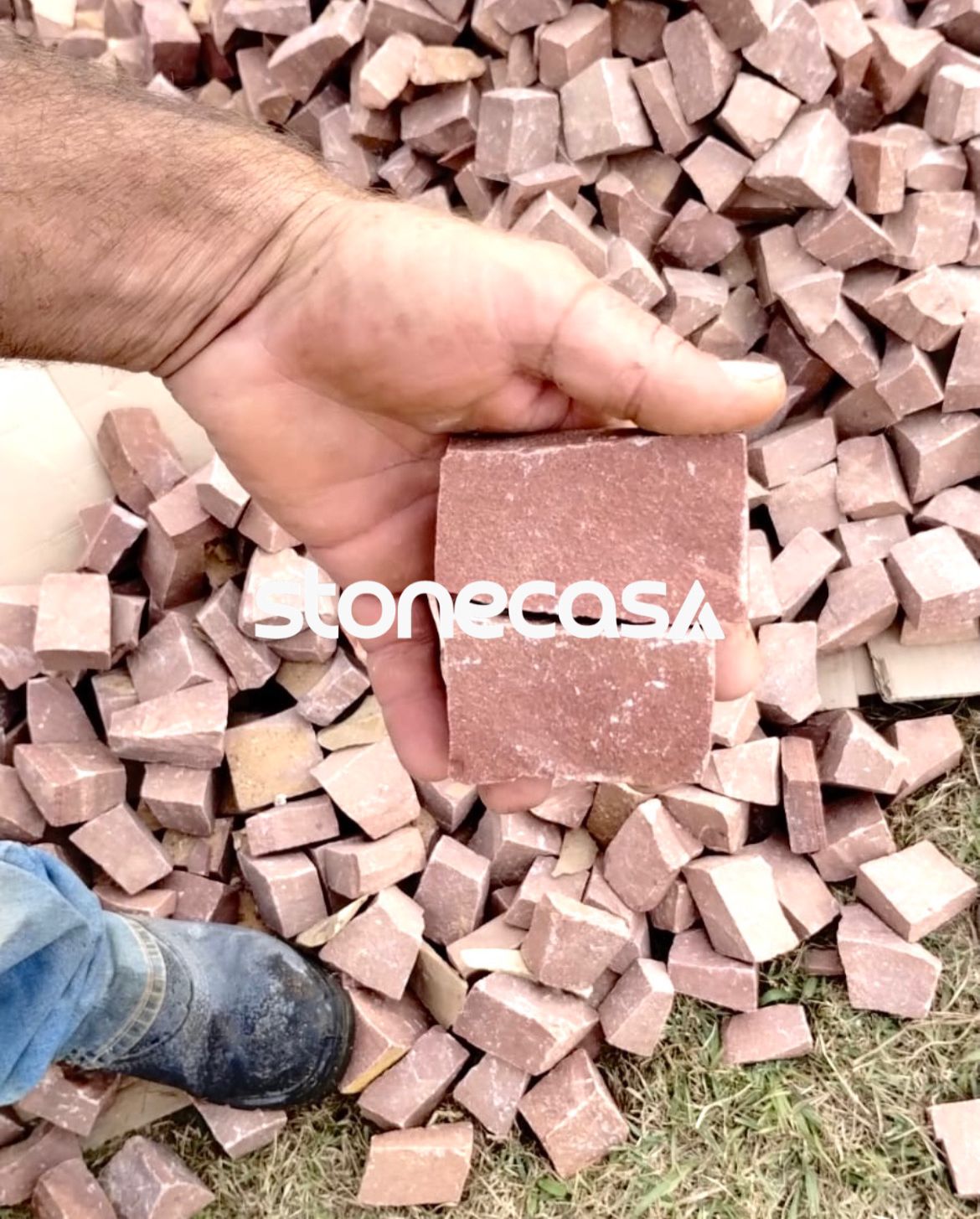 Pedra Portuguesa Vermelho Suave | Pedra Portuguesa Ametista Vermelho Suave Stone Casa® — Pedras Naturais Eco-Friendly Pedra Portuguesa Vermelho Suave — Pedra Portuguesa Ametista Vermelho Suave Stone Casa® eco-friendly